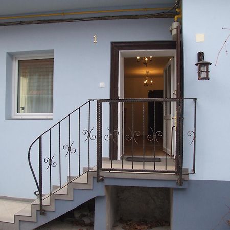Blue House Hotell Braşov Exteriör bild